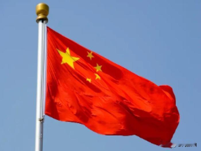 近期，网上对于“应不应该怀念前三十年，愿不愿意回到那个年代”的争论颇多，我想问，