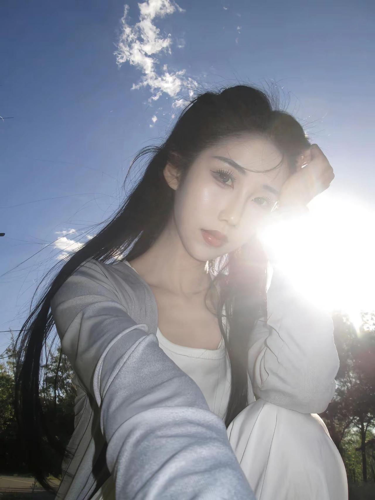 真正的缘分是两个本来从未交集的陌生人突然相爱了 是猝不及防的 是震惊不已的缘分天