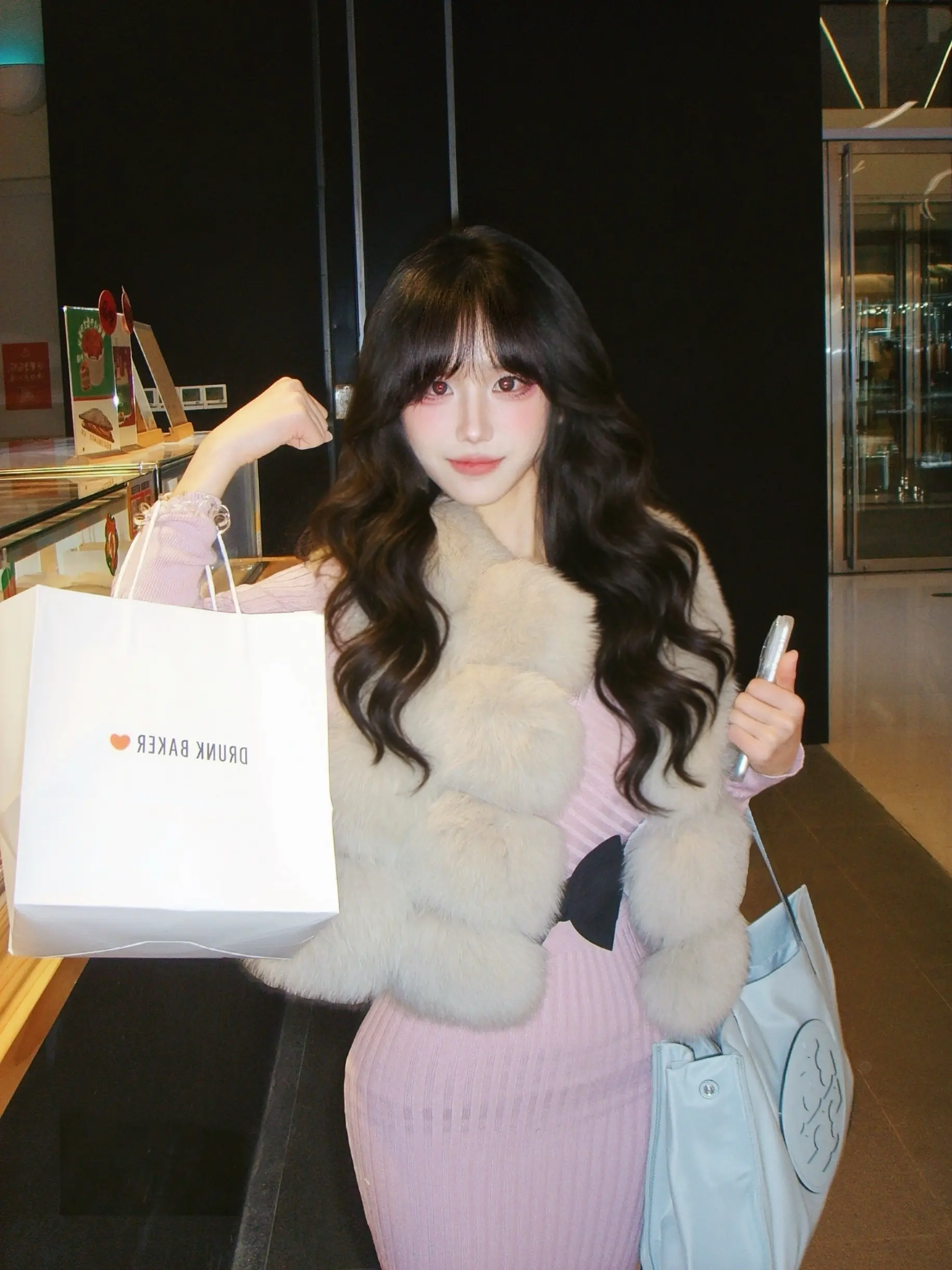 左滑送我进健身房…（过年没停训版。外胚穿上衣服根本看不出肌肉…马年还是得增肌！