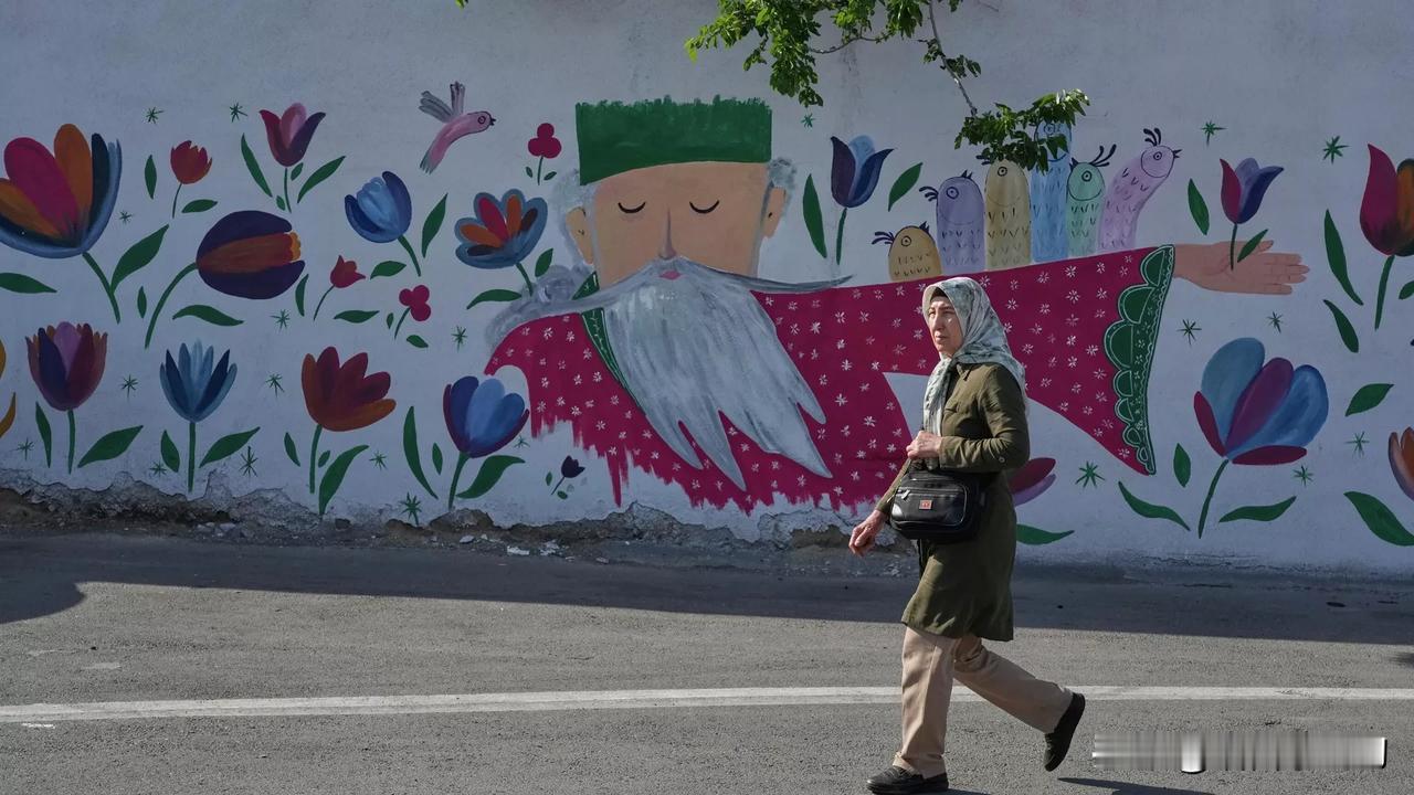 特朗普将取消特使访问巴基斯坦归咎于伊朗领导层"混乱"

¬ 特朗普称尚未恢复对伊