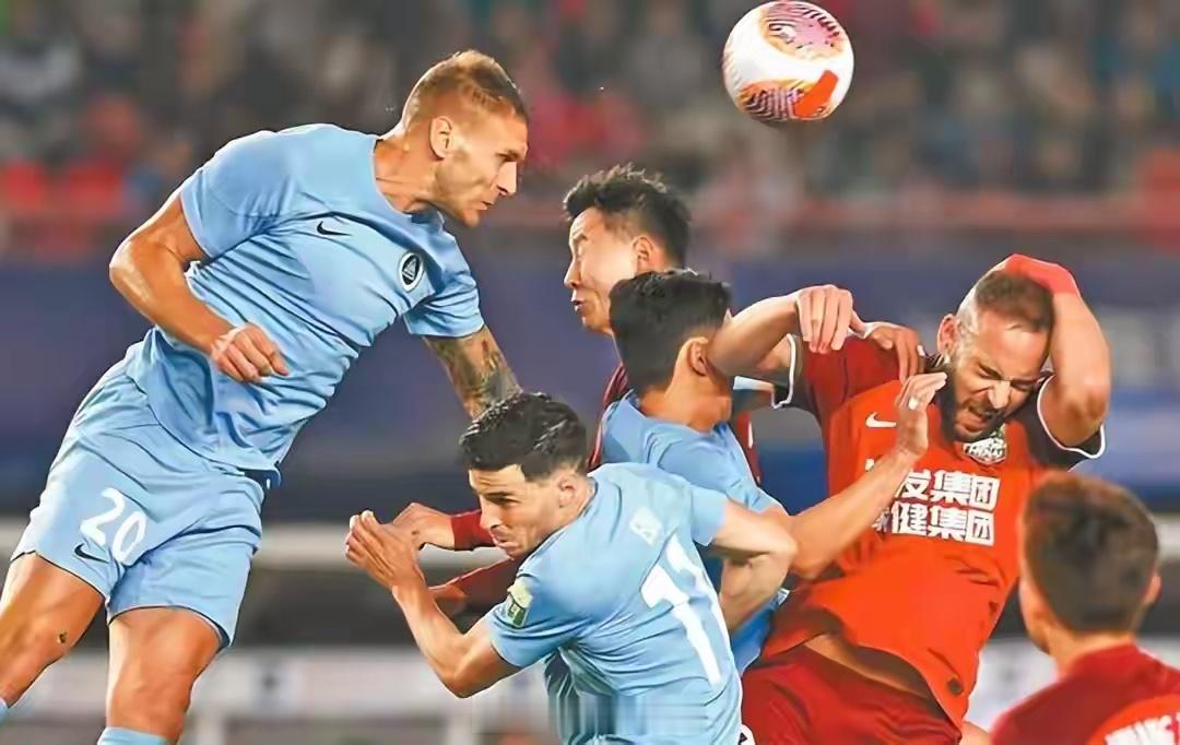 12月10日，深圳新鹏城官宣埃杜、杜加利奇、德列昂索合同到期离队。西班牙中场埃杜