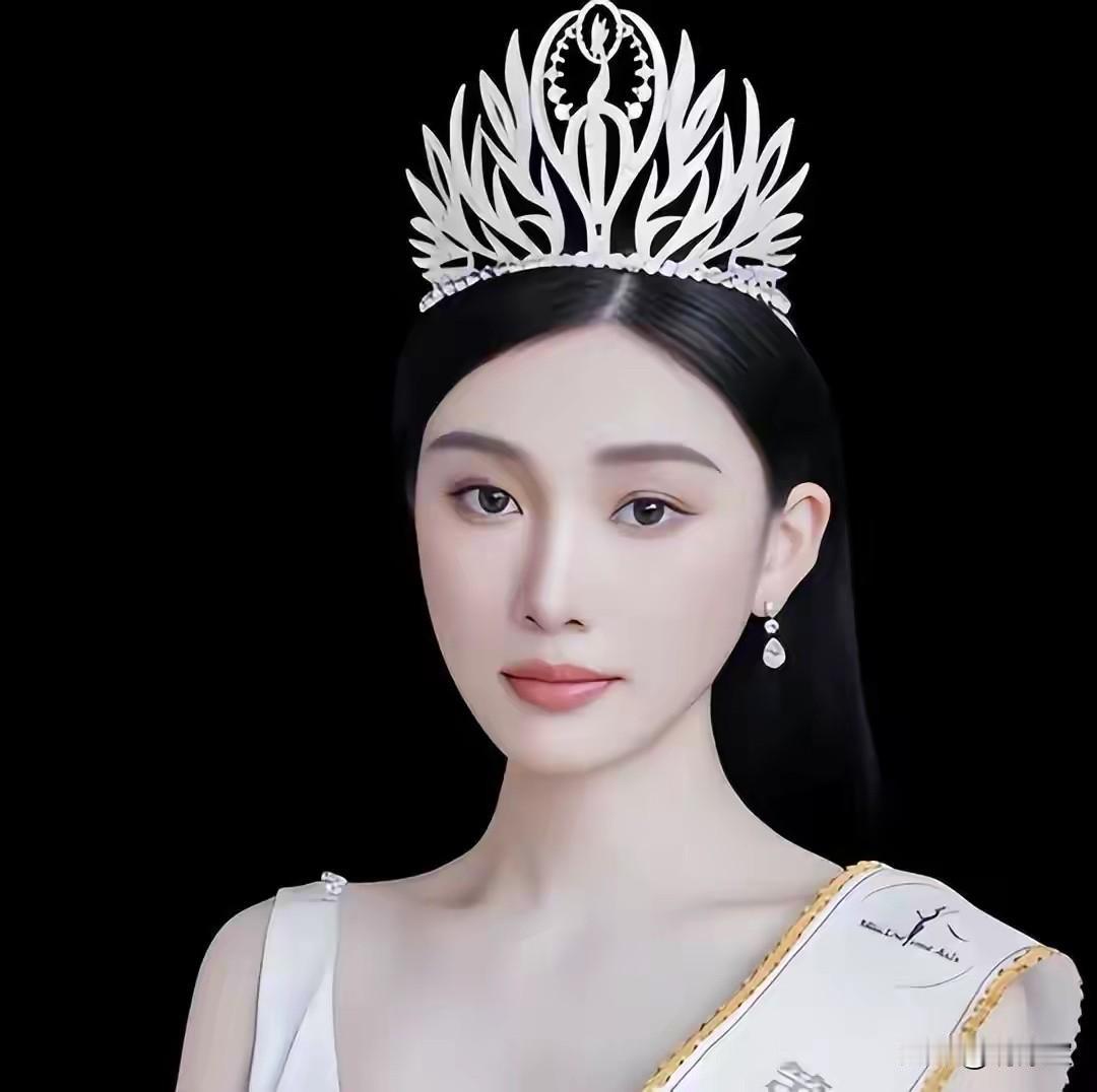 嗯…所以黄圣依输在哪里？
突然明白黄圣依对杨子的作用了
踏入娱乐圈的踏板

他是