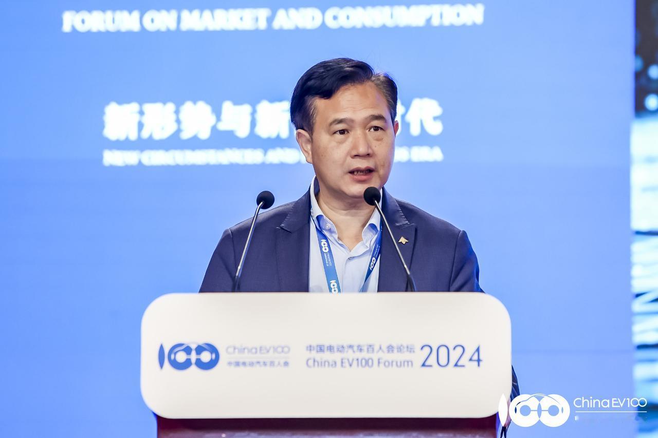 智界S7还有救吗？
在近日举办的中国电动汽车百人会上 华为常务董事、终端BG C