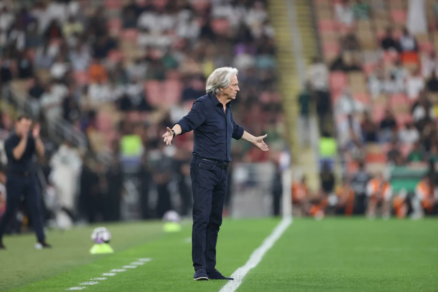 C罗 据中东报🔴热苏斯要求冬窗引进三名球员，利雅得胜利面临预算限制！热苏斯要求