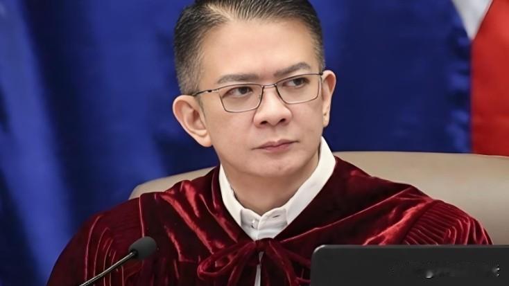 10月13日，作为菲律宾参议长、本次莎拉弹劾案的主审法官，埃斯库德罗当天的所有公