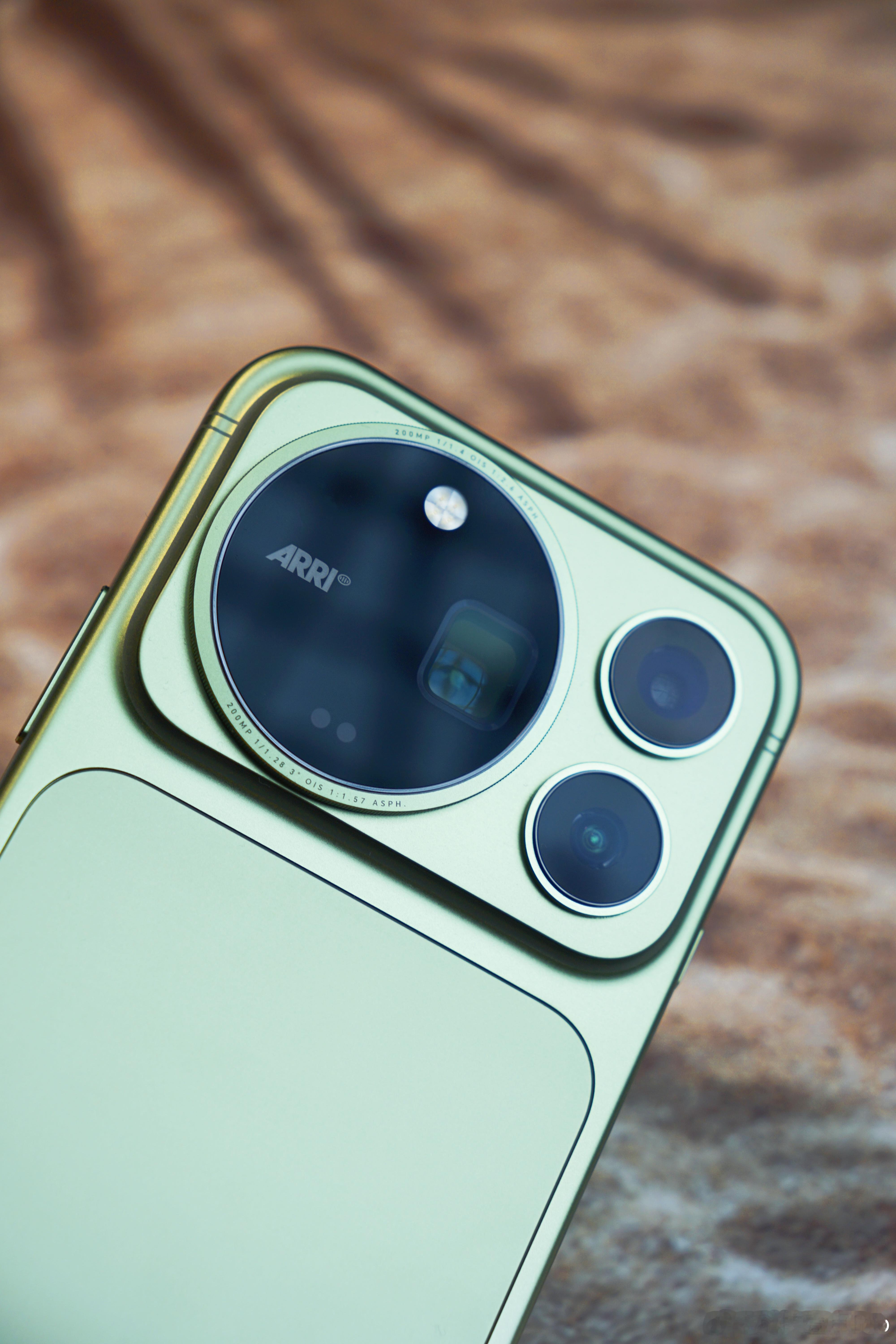 再等两天，荣耀Magic9 Pro Max就正式发布了，外观、质感、影像、屏幕、