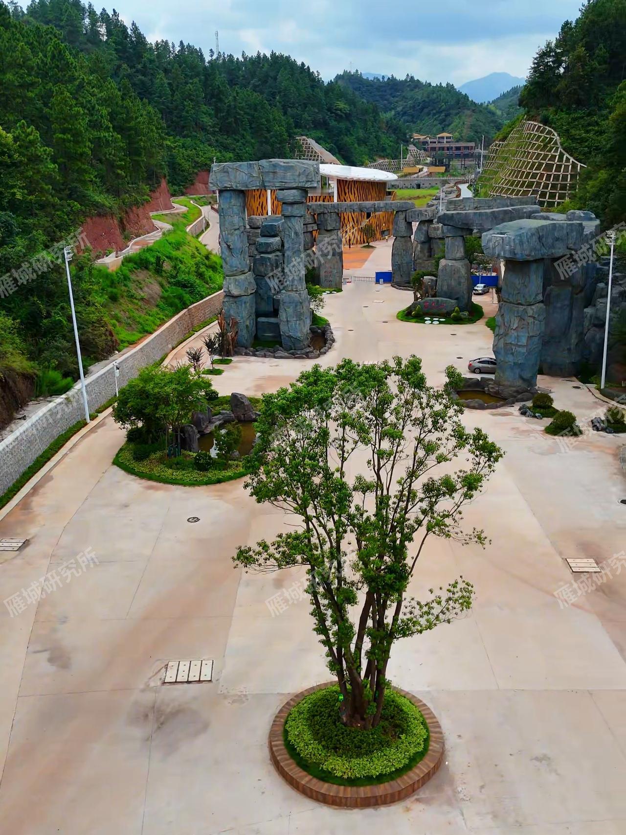 在衡阳跟老虎一起‘睡觉’你敢试试吗？
 
衡阳百虎峡文旅项目正在冲刺收尾！
 