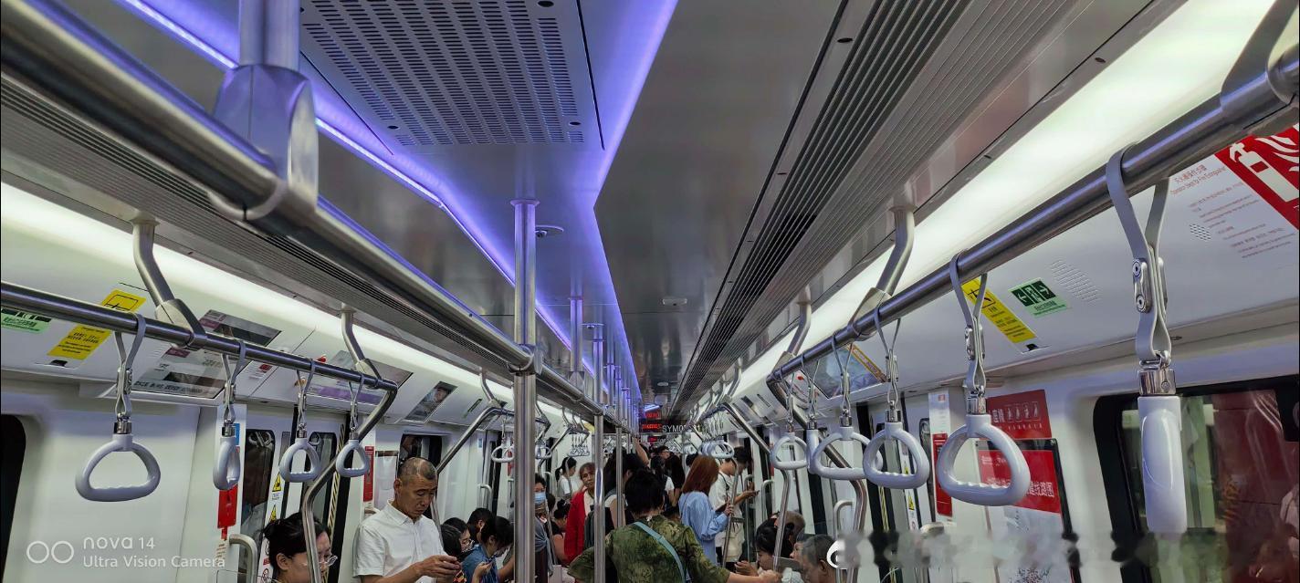 沈阳地铁 网友：2026.7.17（周五），早上8点前后，图1图2为沈阳地铁4号