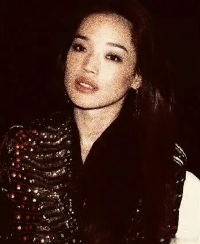 舒淇不怎么跟有孩子的圈内艺人往来，主要是自己生不了，也不想看到别人的孩子。 ​​
