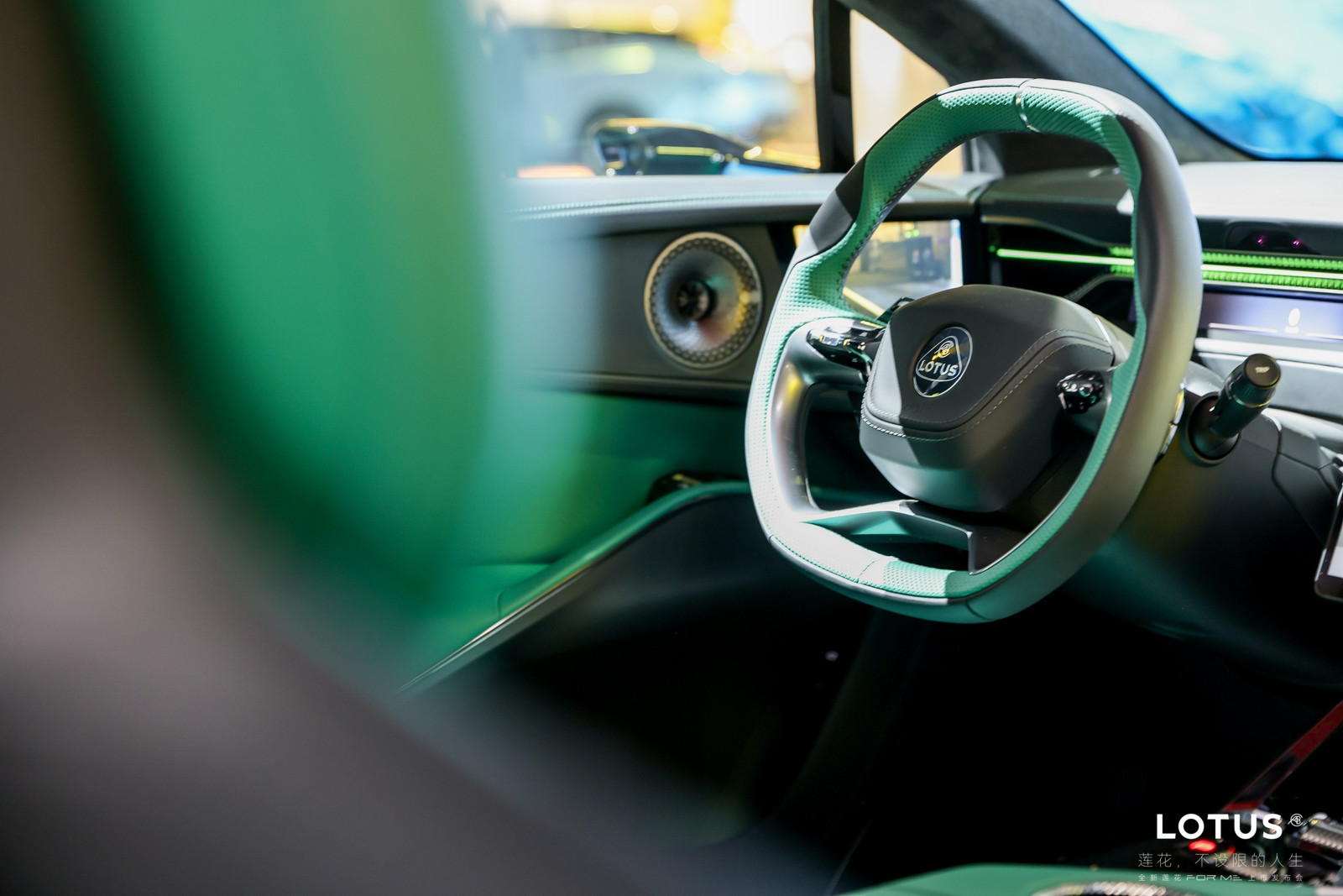 今晚的发布会，feel到位了。莲花FM莲花不设限的人生此生必开一次莲花