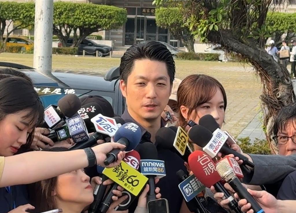 律师呛蒋万安"不是政大法律系?" 蒋万安回应了。英伟达有意将总部设立在北士科T1