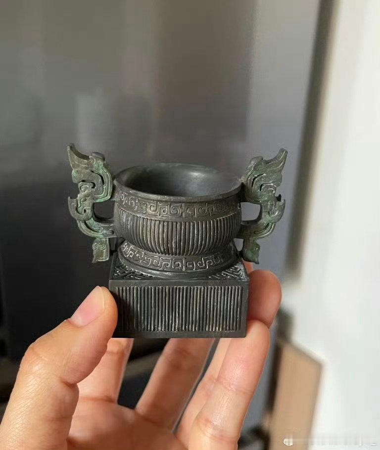 青铜器为什么叫吉金 名字里带“金”是因为它真的是金色。不是古人看错了，是我们看到