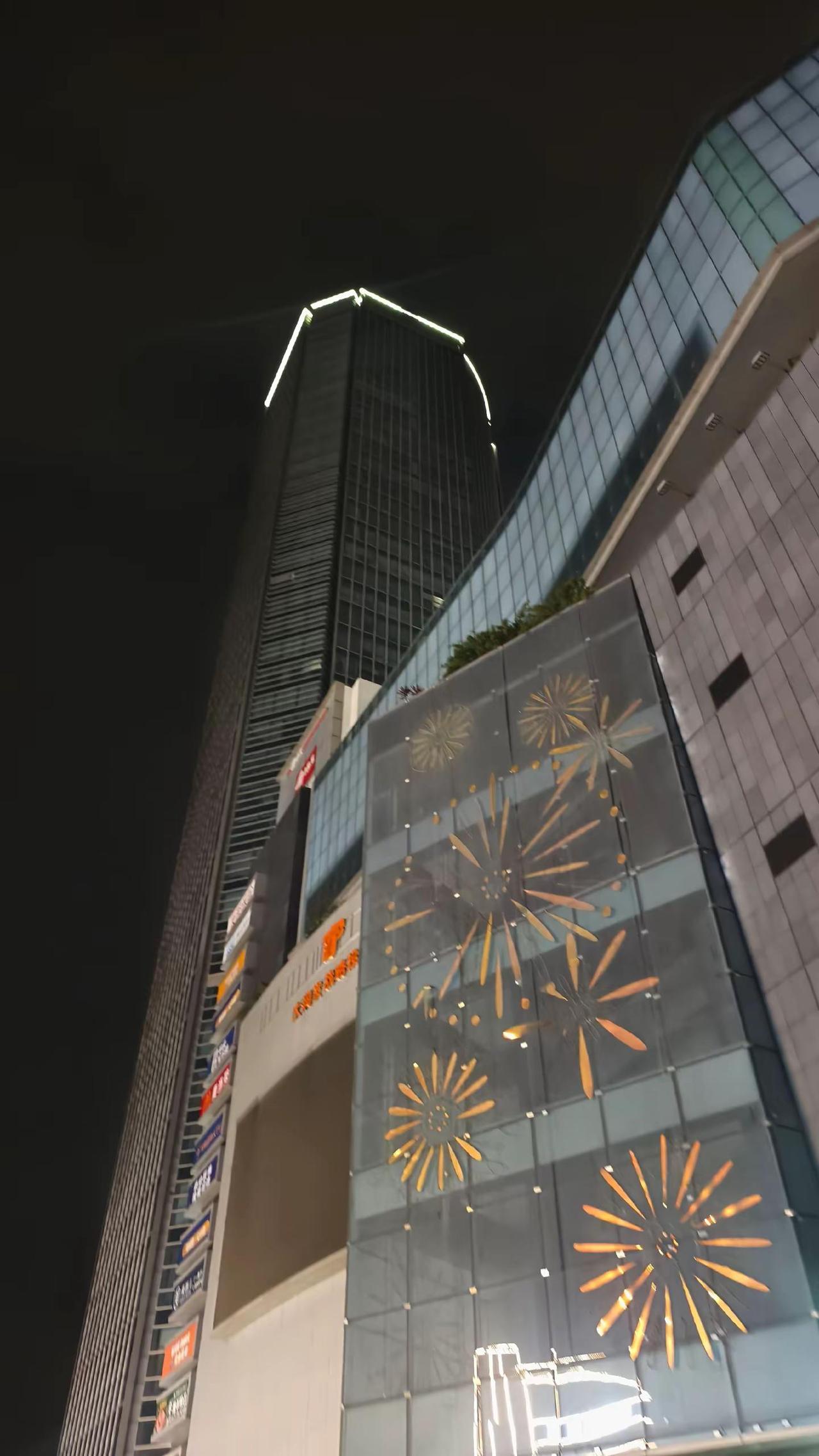 城市地标建筑 街头夜景故事 你所见到的城市夜晚 深夜街头随拍 随手拍街头夜景