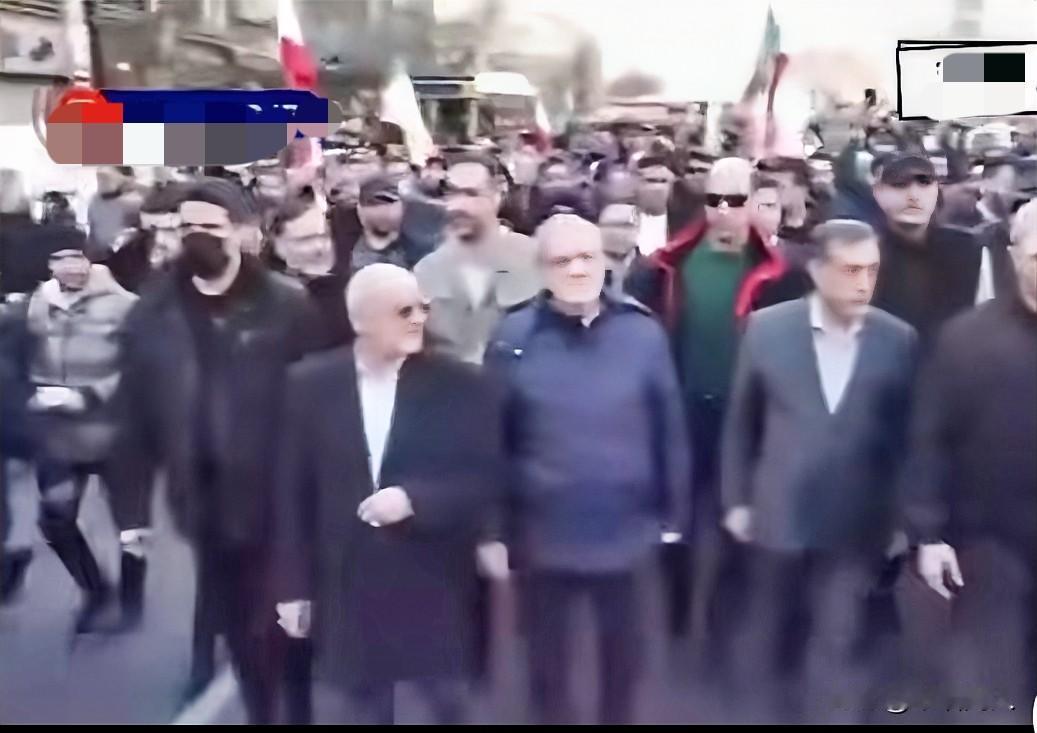 国家若想变革，势必历经血与火的淬炼，方能涅槃重生！
看到伊朗总统佩泽西奇扬与民众