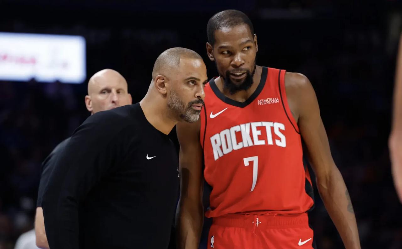 看来还是高估乌度卡了！
之前我还说乌度卡比起主教练，更适合去做一个防守教练，但仔