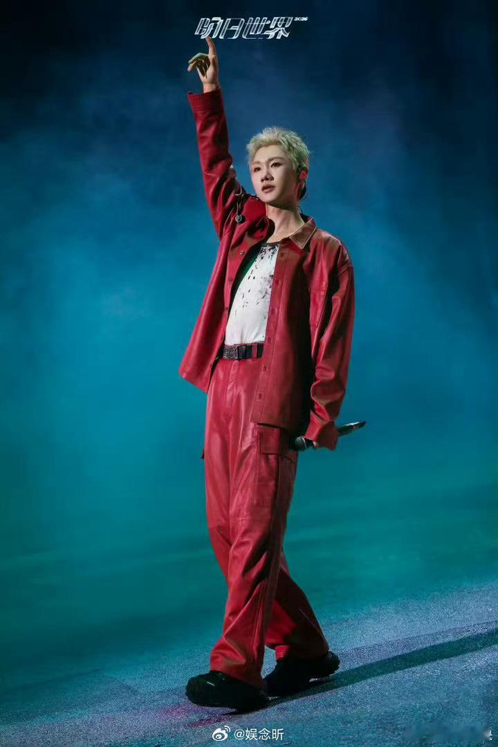 有汪苏泷当娘家人真幸福汪苏泷沈阳演唱会自带浓浓的家乡口音，像靠谱娘家人护着妹妹的