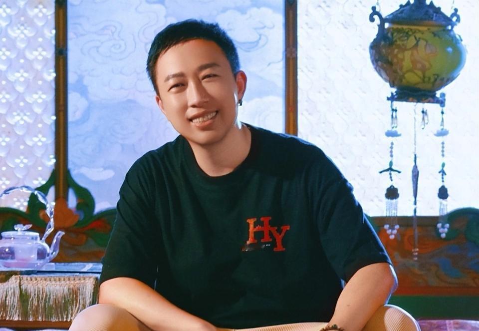 于正秘密生子风波升级！知情人曝更多细节，疑似孩子母亲身份浮出水面！
 
该说不说