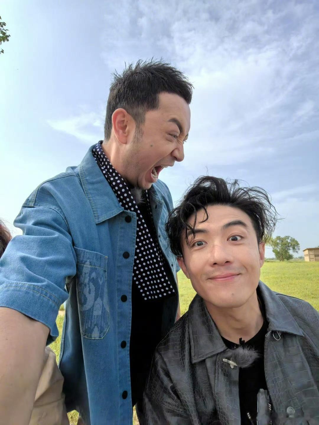 #李泽锋站姐拍的尼格买提王冰冰# 李泽锋站姐的摄影技术真的不错，拍的尼格买提王冰