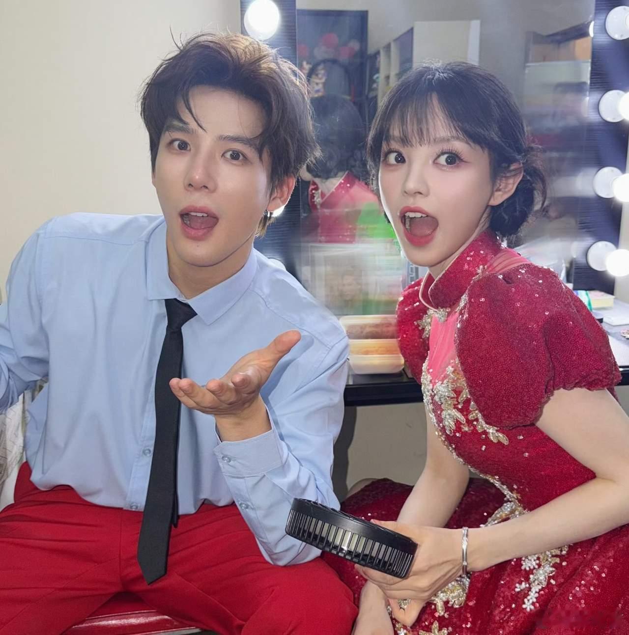 你说这是王安宇路演生图王安宇春晚也太嗨了，镜头扫到他，真的扛住了央视春晚镜头，二