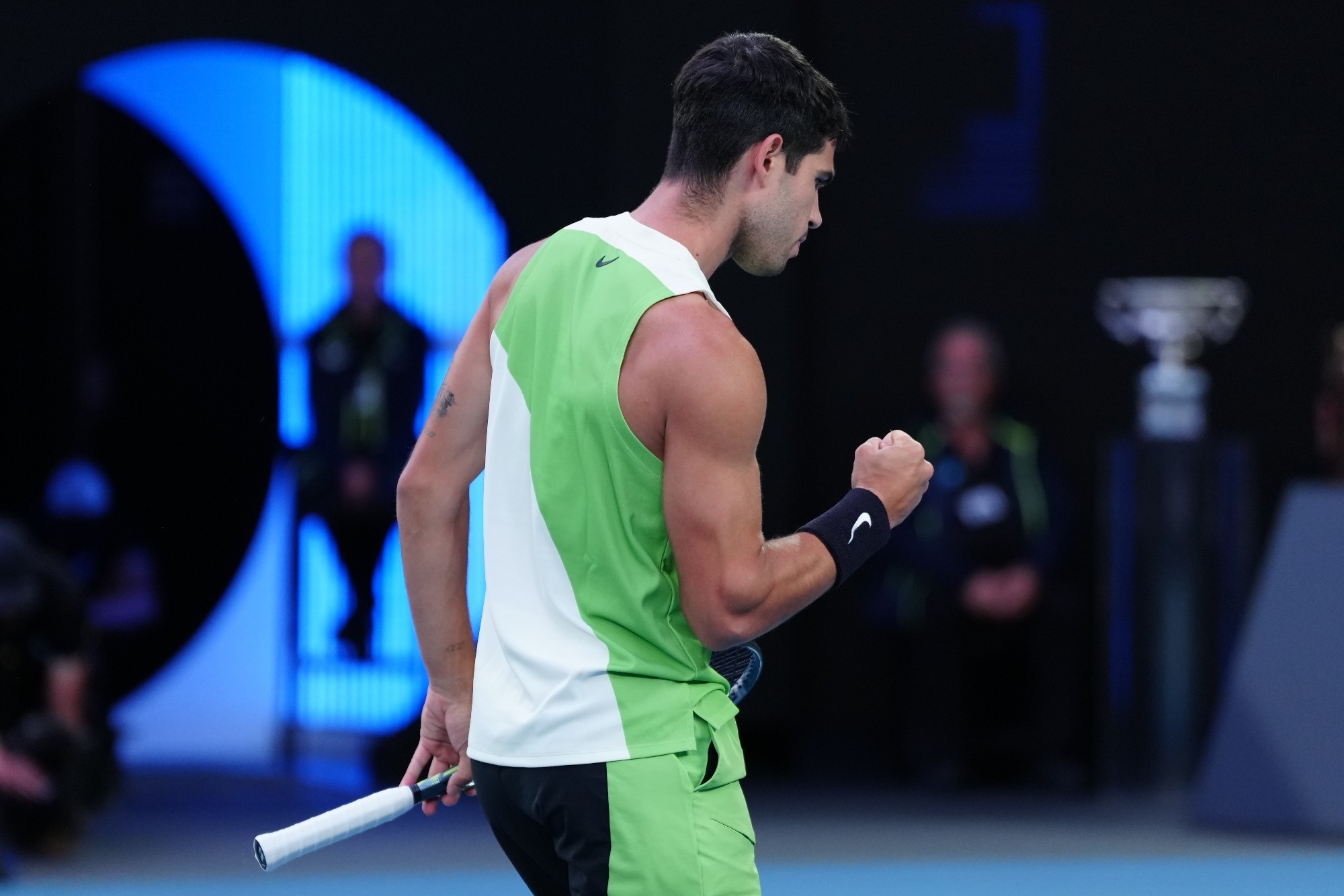 卡子明显在第2盘提档了，加快了进攻节奏、优化了得分手段。天王山的第3盘来了！德约