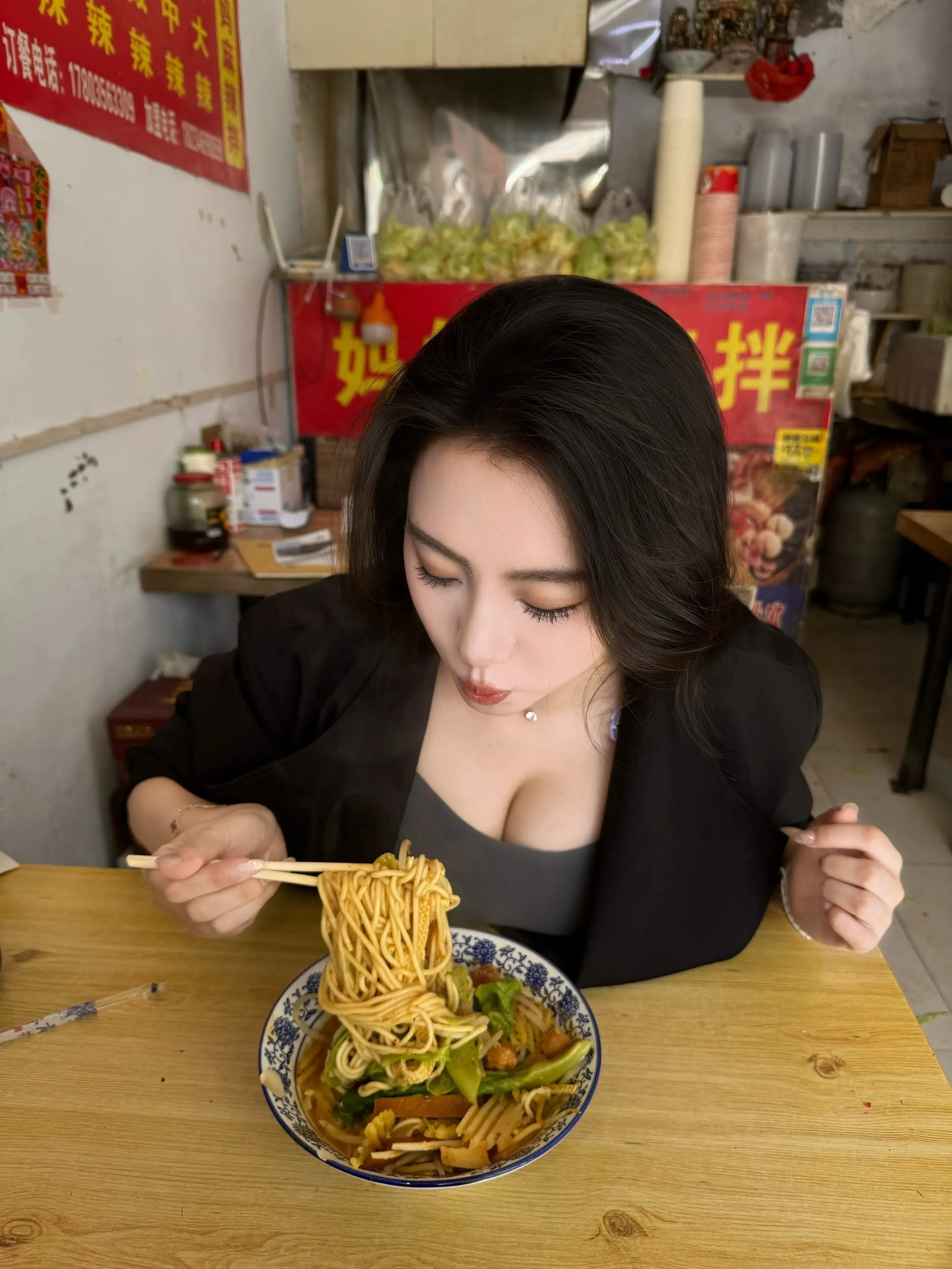 又饿了  果然漂亮不能当饭吃。