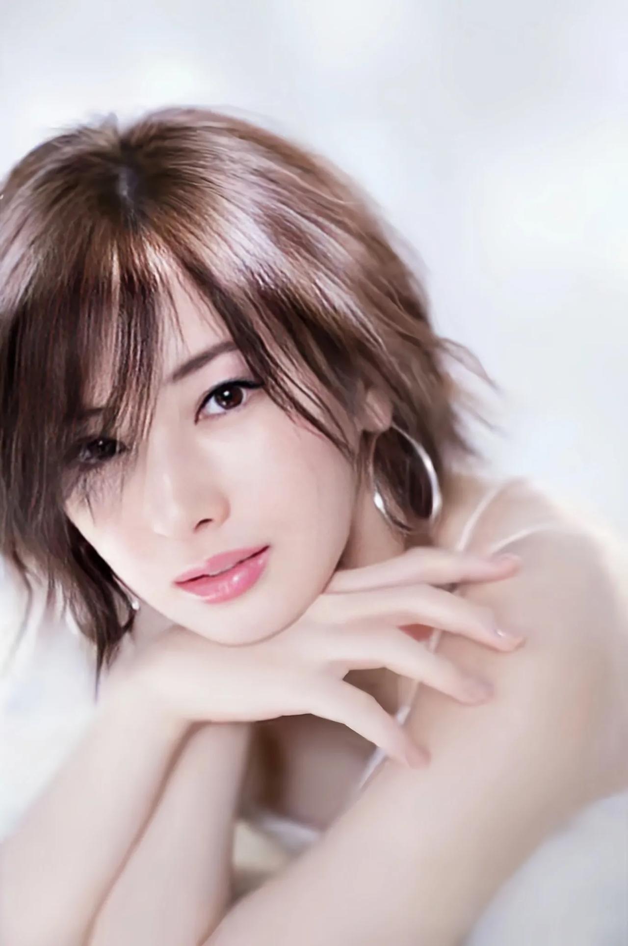 分享一下相册里的美女美女 国色天姿美女照 手机相册美照 ‬美女 张张都是美女 美
