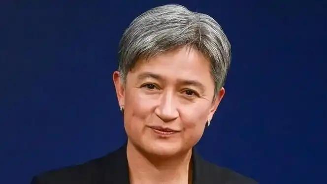 澳大利亚也坐不住了！7月6日这天，新华社发了条短消息，说咱们海军一艘战略核潜艇，