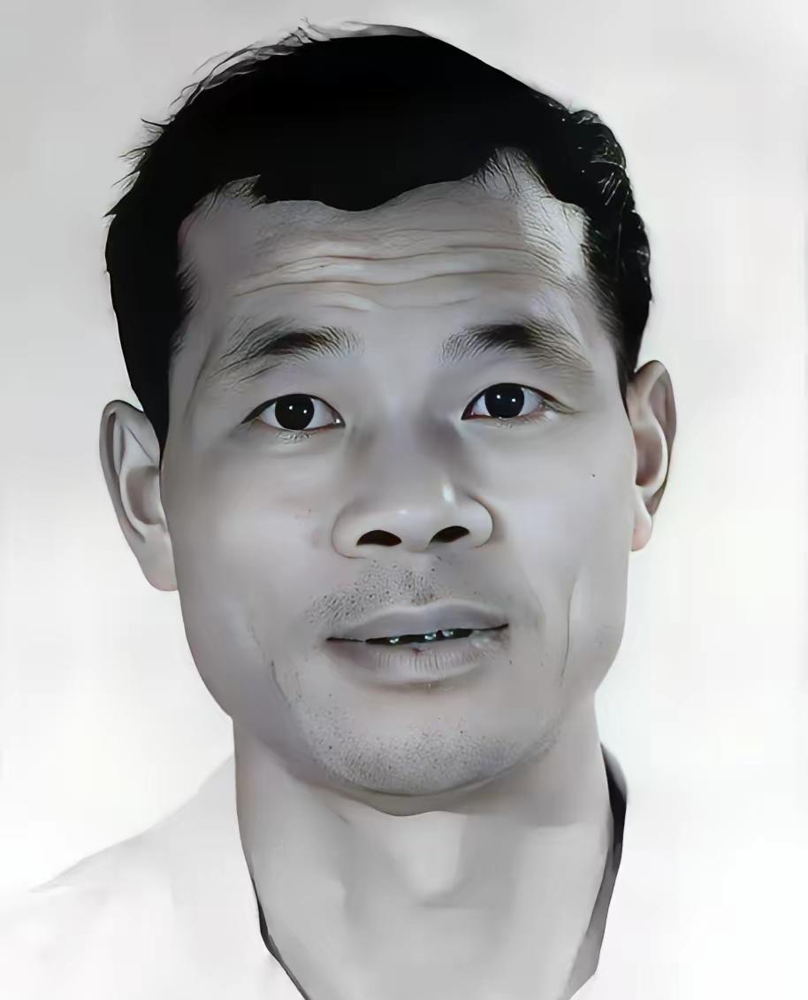 [月亮]1982年6月16日，西安某医院给一位四十多岁男人做遗体解剖。医生发现他