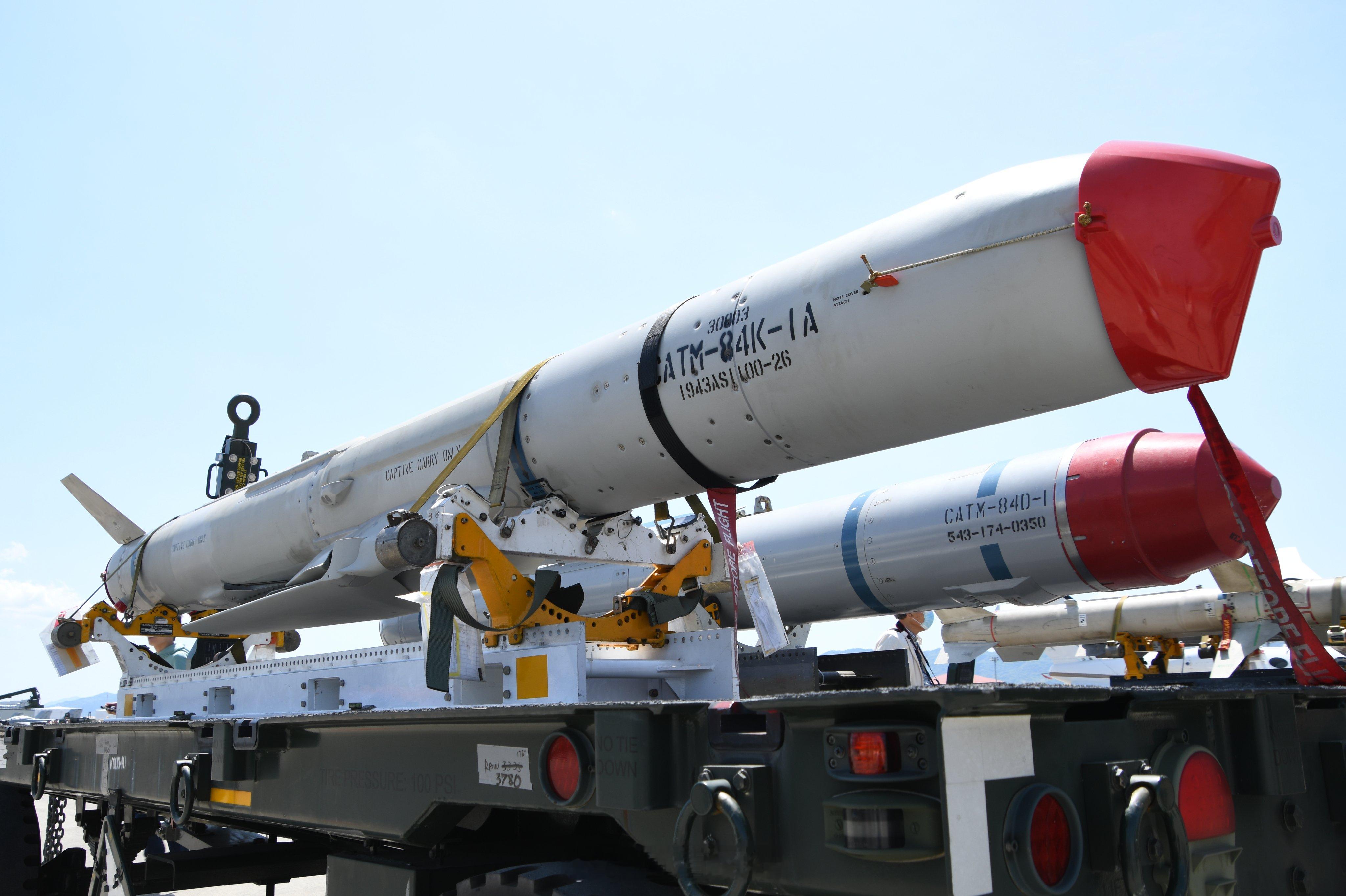 岩国这次掏了不少东西出来，SLAM-ER和AIM-174B都摆出来了航空[超话]