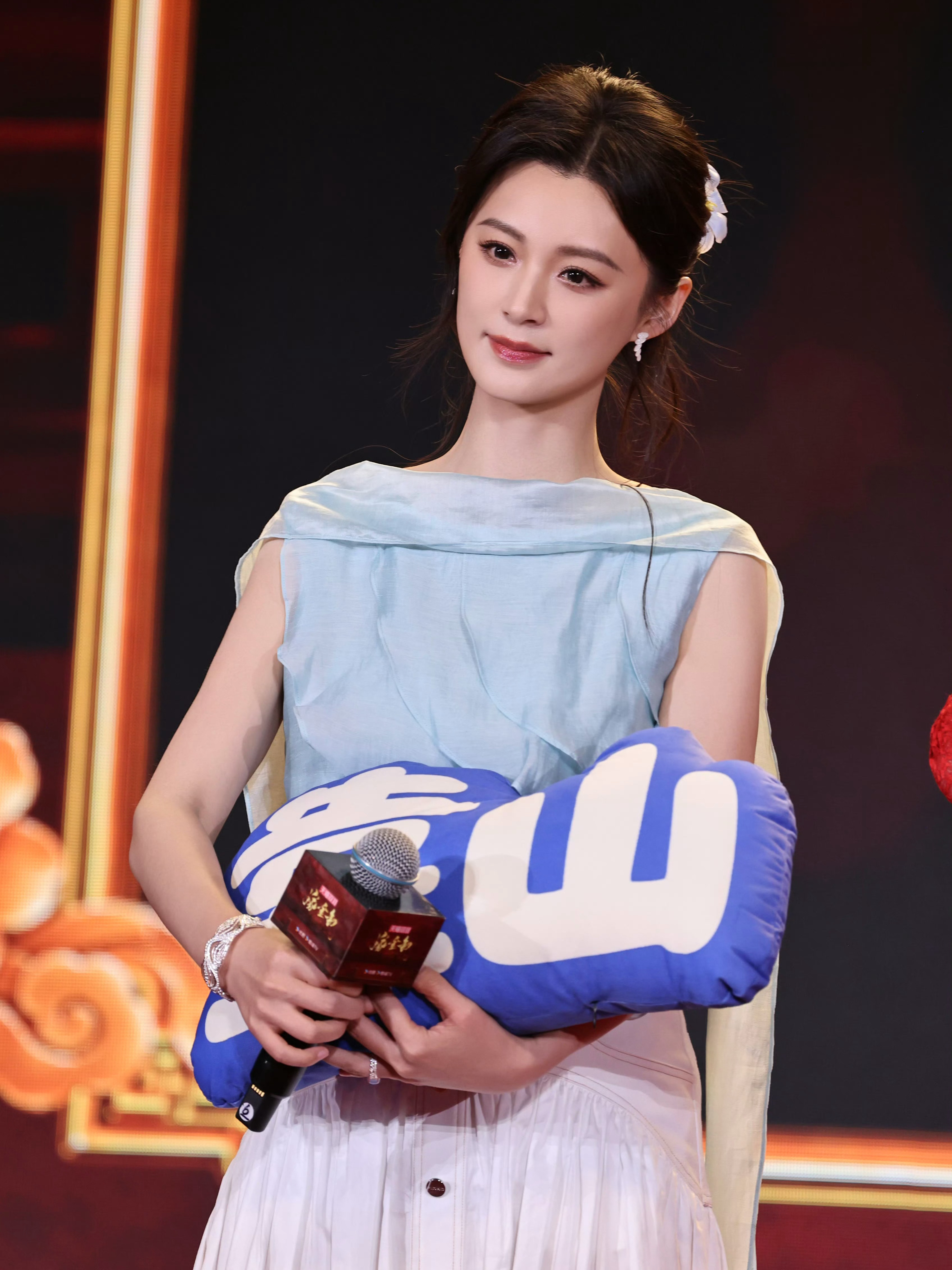 毛林林[超话]｜《嫁金钗》接嫁大典👗造型 / ​​​