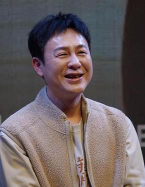 张颂文老师不愧是我喜欢的演员！ 韶关表彰会上，张颂文和梁健、李俊杰等人被公开表扬