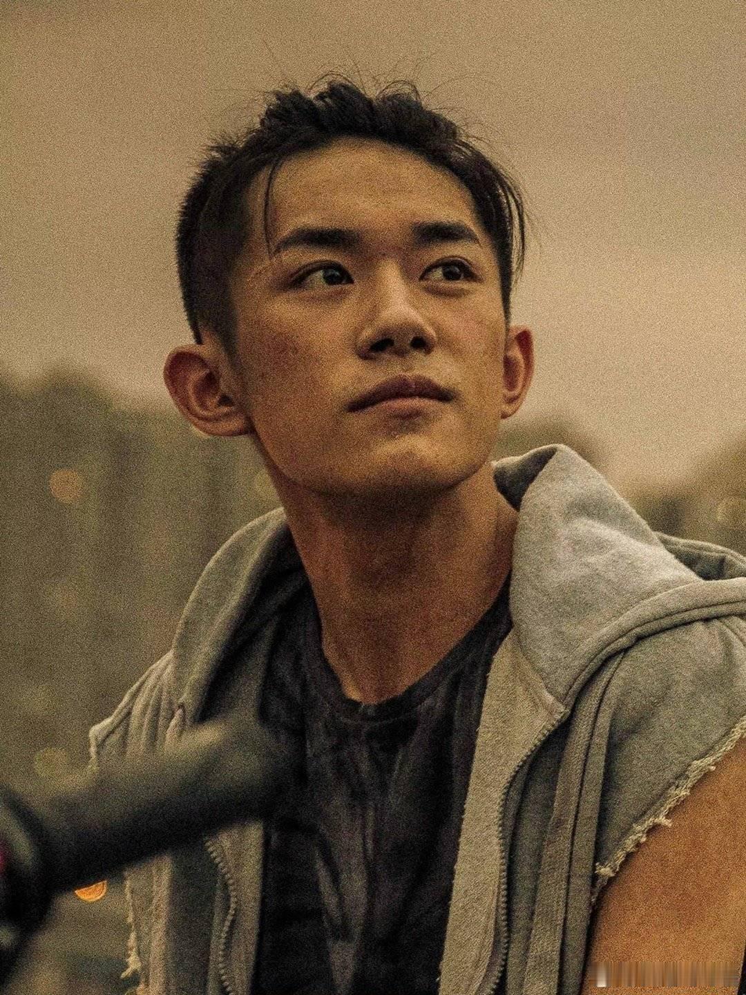 向太说易烊千玺的戏路可以到60岁易烊千玺演什么像什么的背后，是对角色生理层、心理