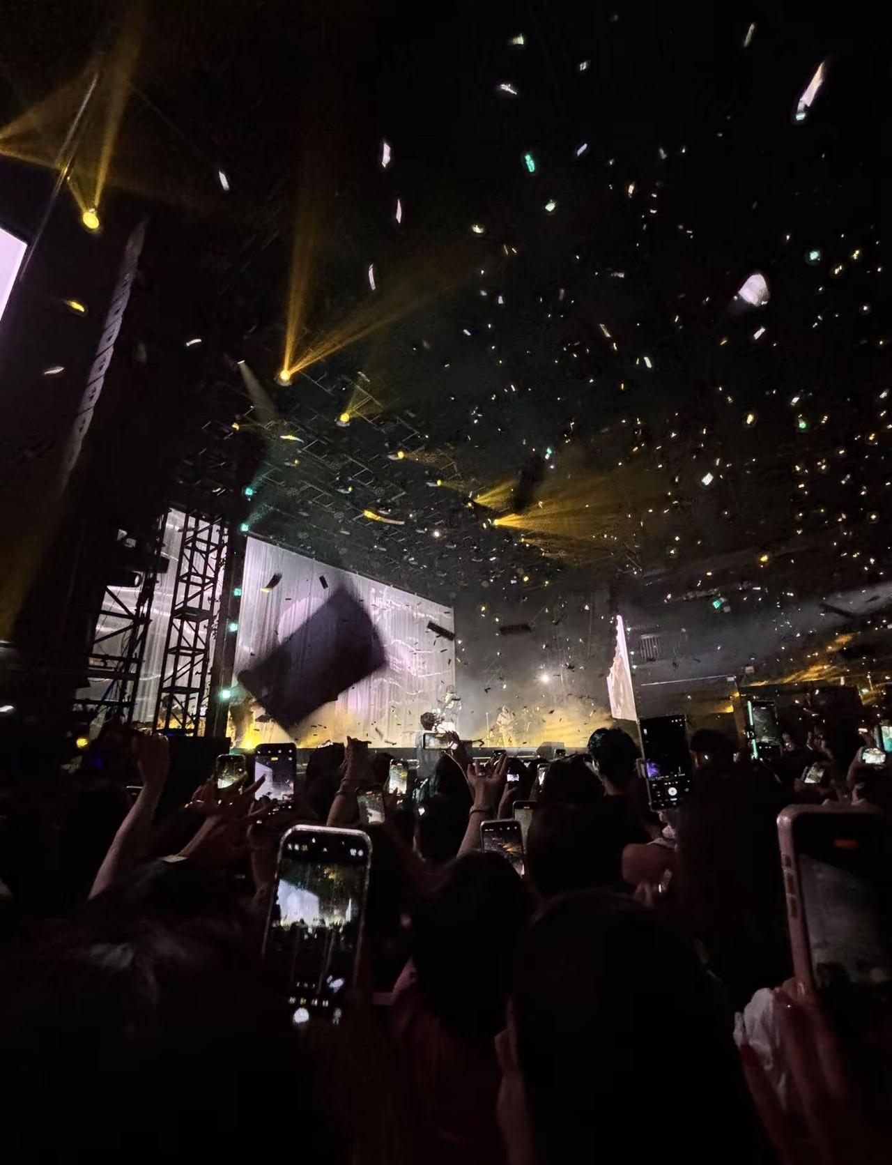 没想到这就是你给我的报应 刘清云 h3R3 h3R3巡演 livehouse