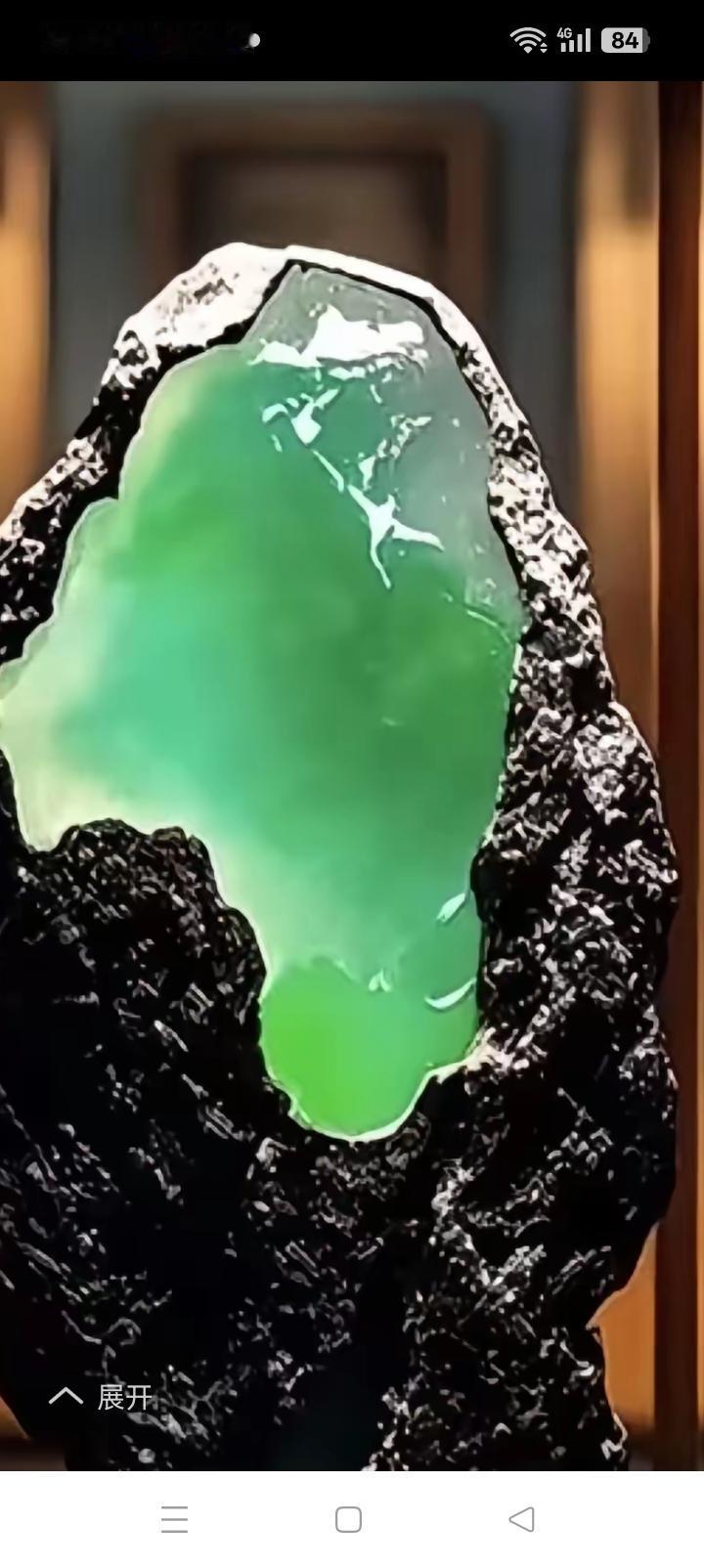 谁能看出来这不是湖光山色，而是一块翡翠原石。
每个头条作者，
也是一样。没有十万