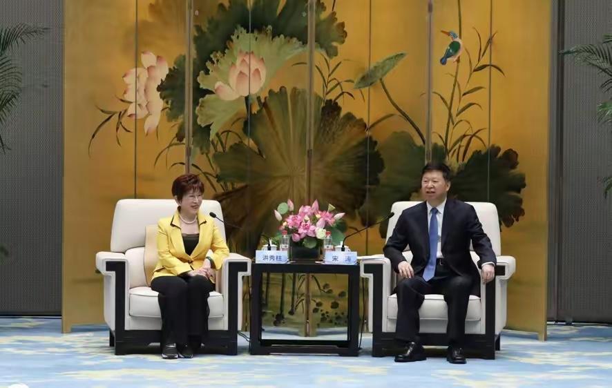 果然还得是洪秀柱，敞亮！

7月17号这天，国台办的宋涛主任见了国民党前主席洪秀