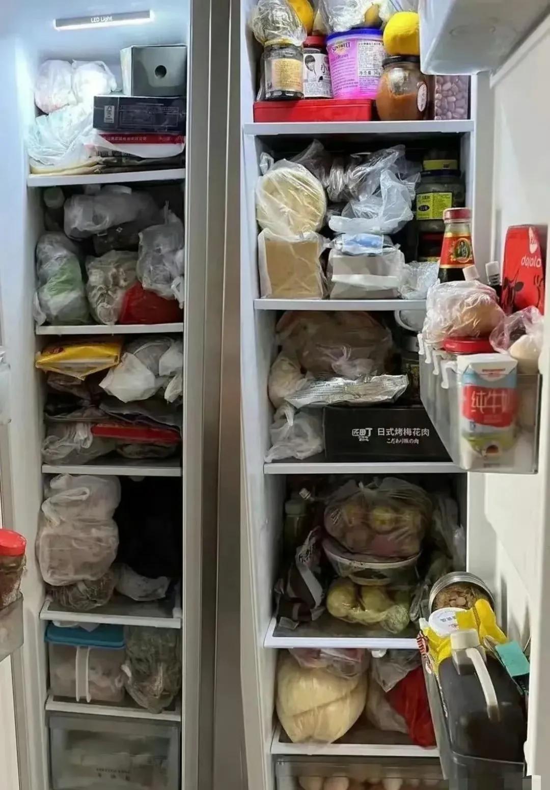 同样的冰箱，用法就不一样！你看出差别了吗？
图一：一个是70后（老家爸妈）在用
