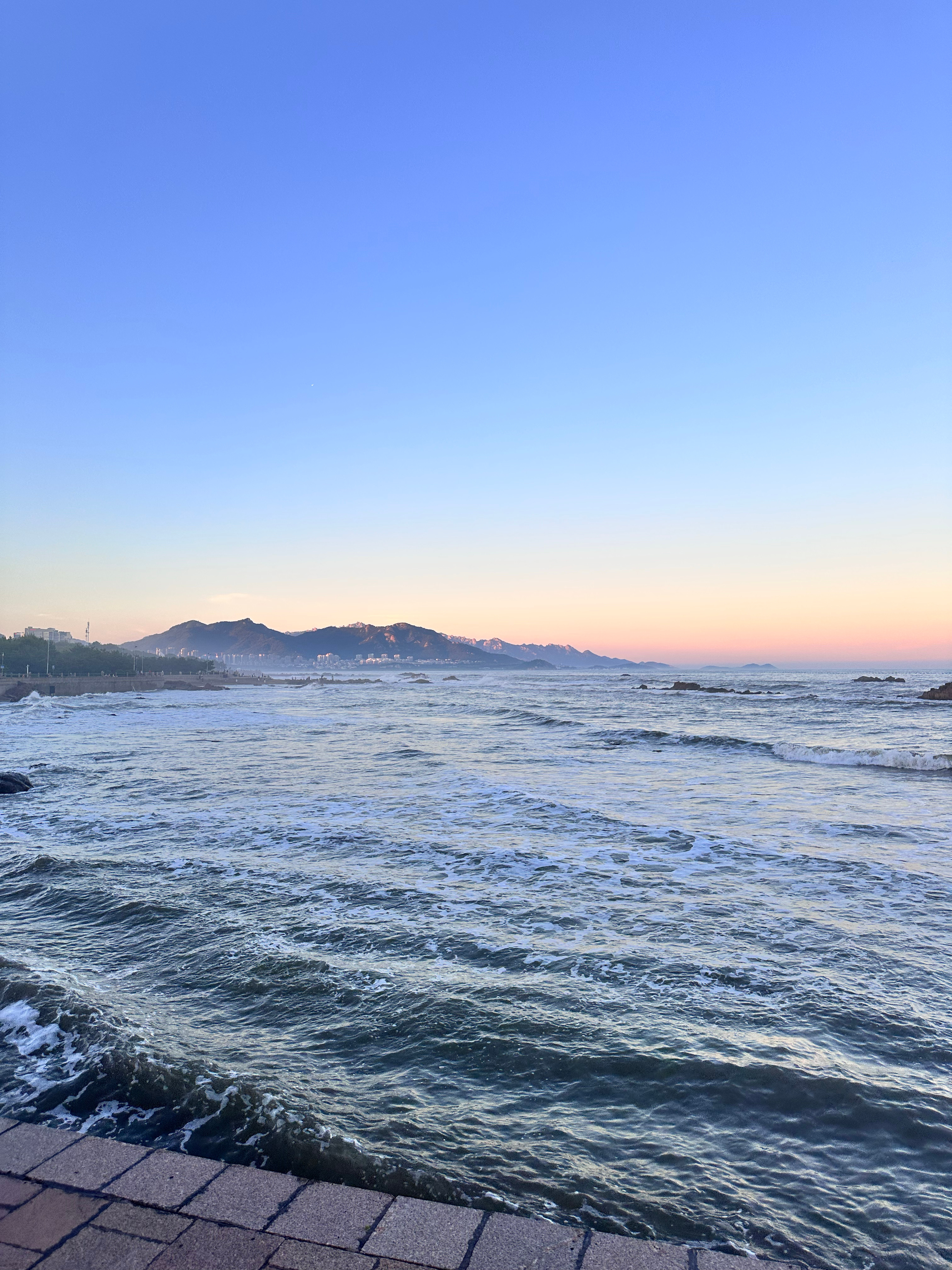 青岛傍晚的海边好美呀 [爱慕] ​​​