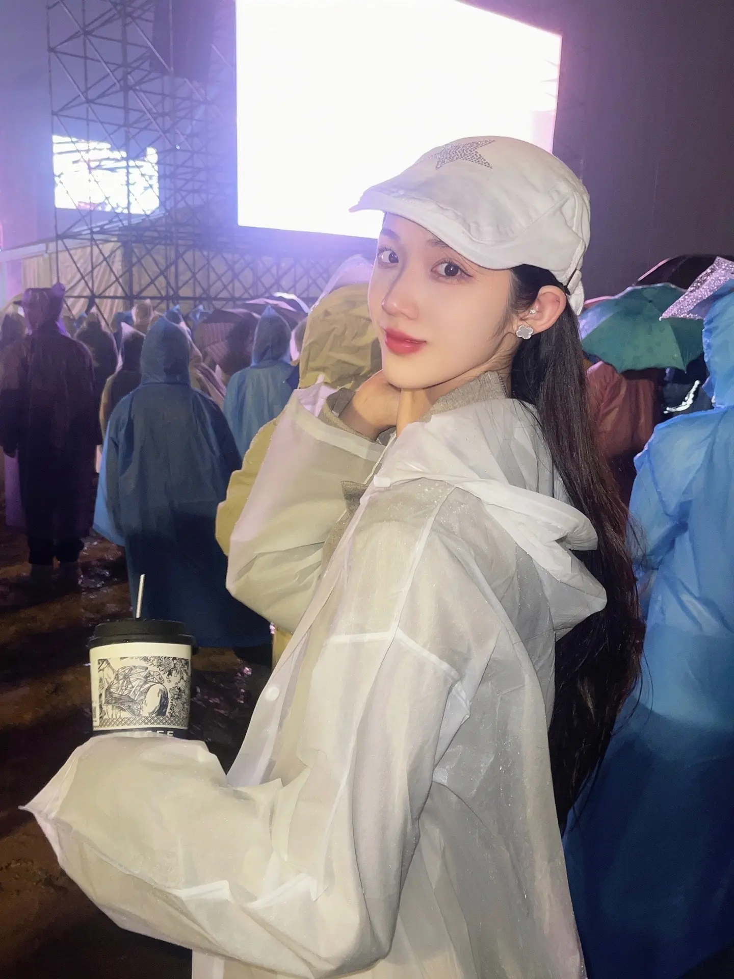 检验过了 义乌幸福湖安排的雨鞋雨衣质量挺好