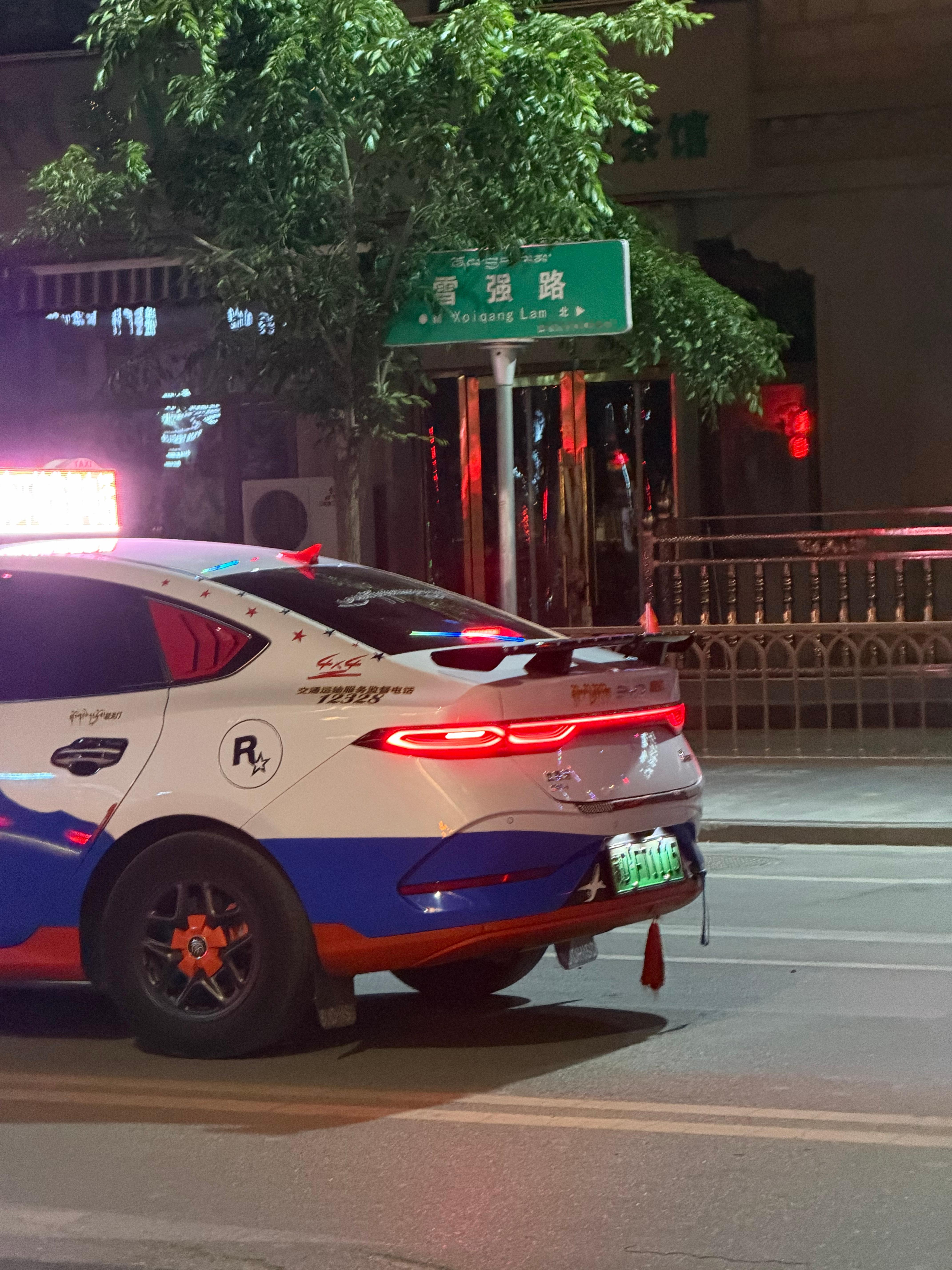 日喀则的出租车，什么段位 日喀则·扎什伦布寺