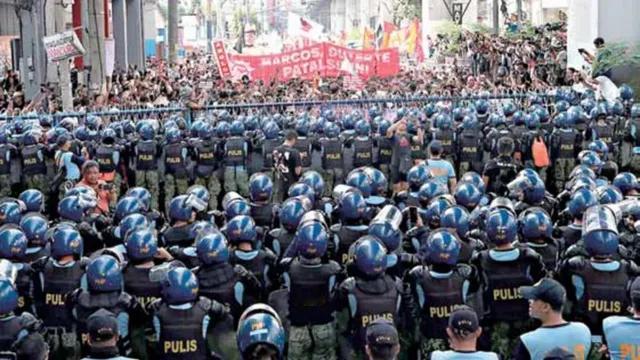 【中方提前收到消息，菲首都已有动乱迹象，马科斯和莎拉或两败俱伤】菲律宾首都已有乱