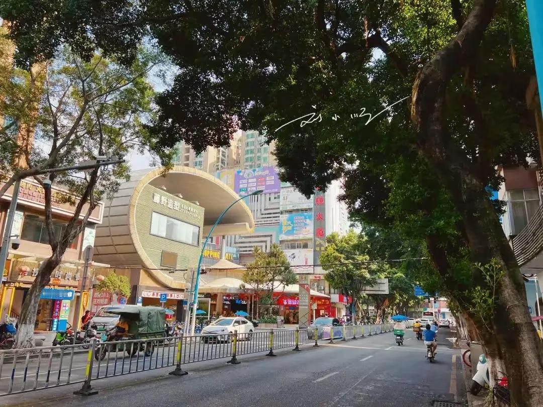 虽然以前番禺是广东省一个单独的县级市，但现在番禺已经成为了广州的一个区，地理位置
