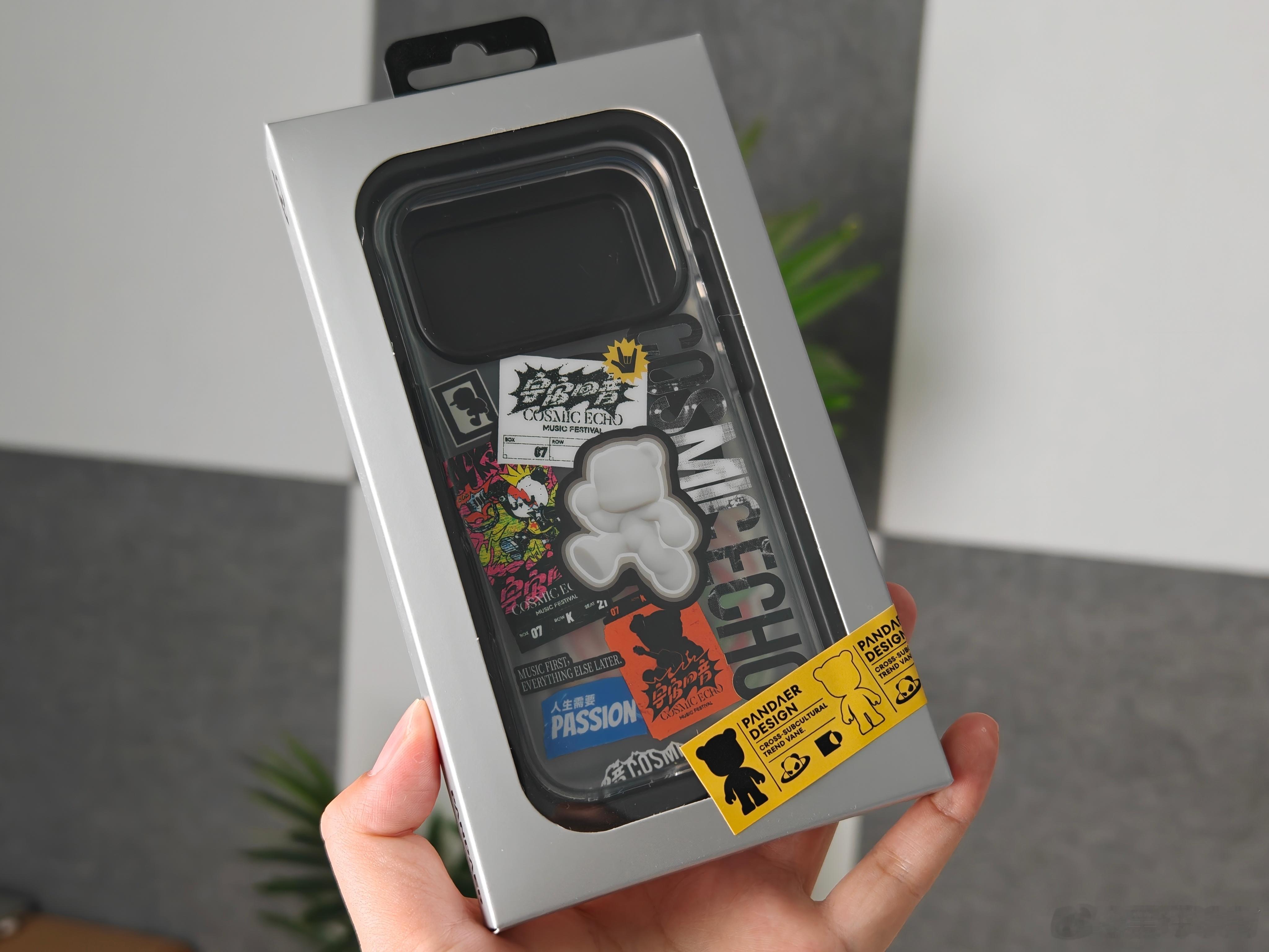 昨天买了一个魅族PANDAER专为iPhone 17 Pro设计的妙磁抗菌壳，T