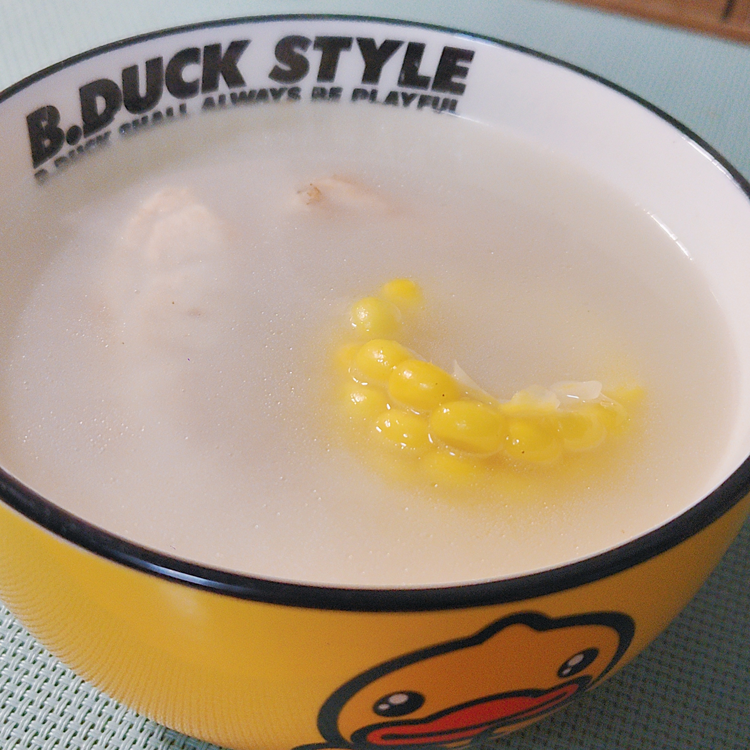 麻麻牌玉米排骨汤🍲 熬的还挺白lucky的碎言碎语