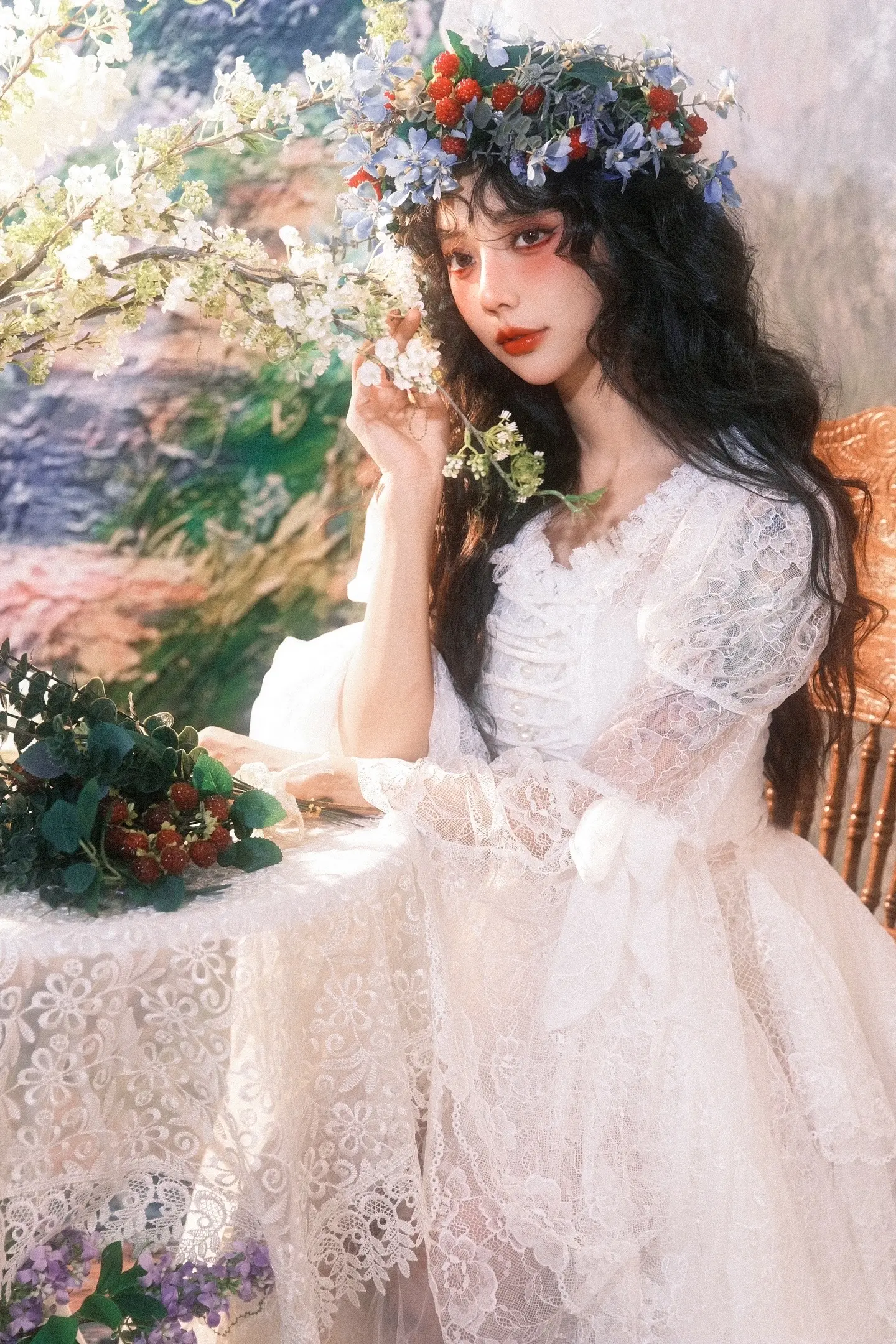 “墙角的浆果窥见了少女身上的光🫧”