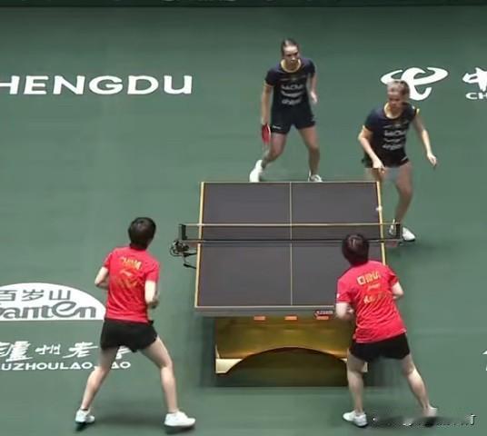 中国队8:4瑞典队
第四场女双
王曼昱蒯曼3:0伯格斯特隆/博嘉德第一局开局7: