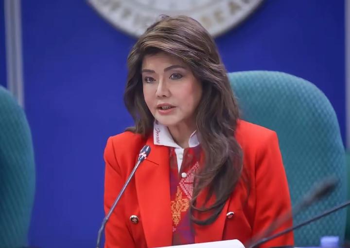 菲律宾这次是真的硬气起来了，当地时间4月22号，现任总统马科
斯的亲姐姐、参议员