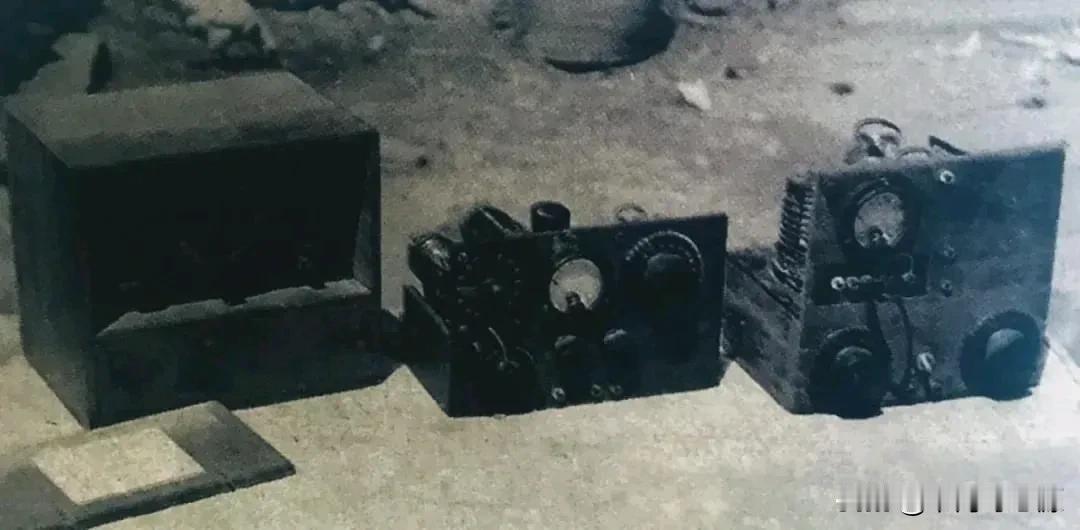 “雾满龙冈千嶂暗，齐声唤，前头捉了张辉瓒。”1930年冬，红军在第一次反“围剿”