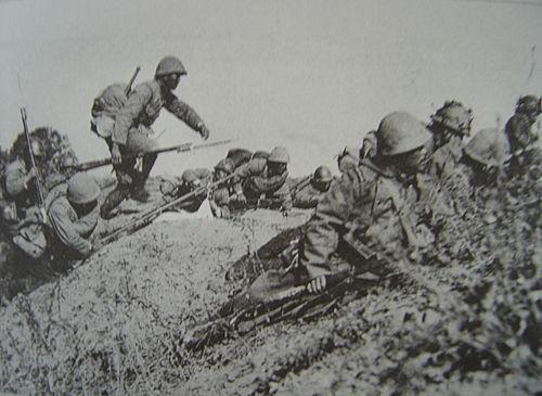 1937年沪淞会战爆发后，各地的增援部队陆续开往上海。其中，一支广西部队乘坐火车