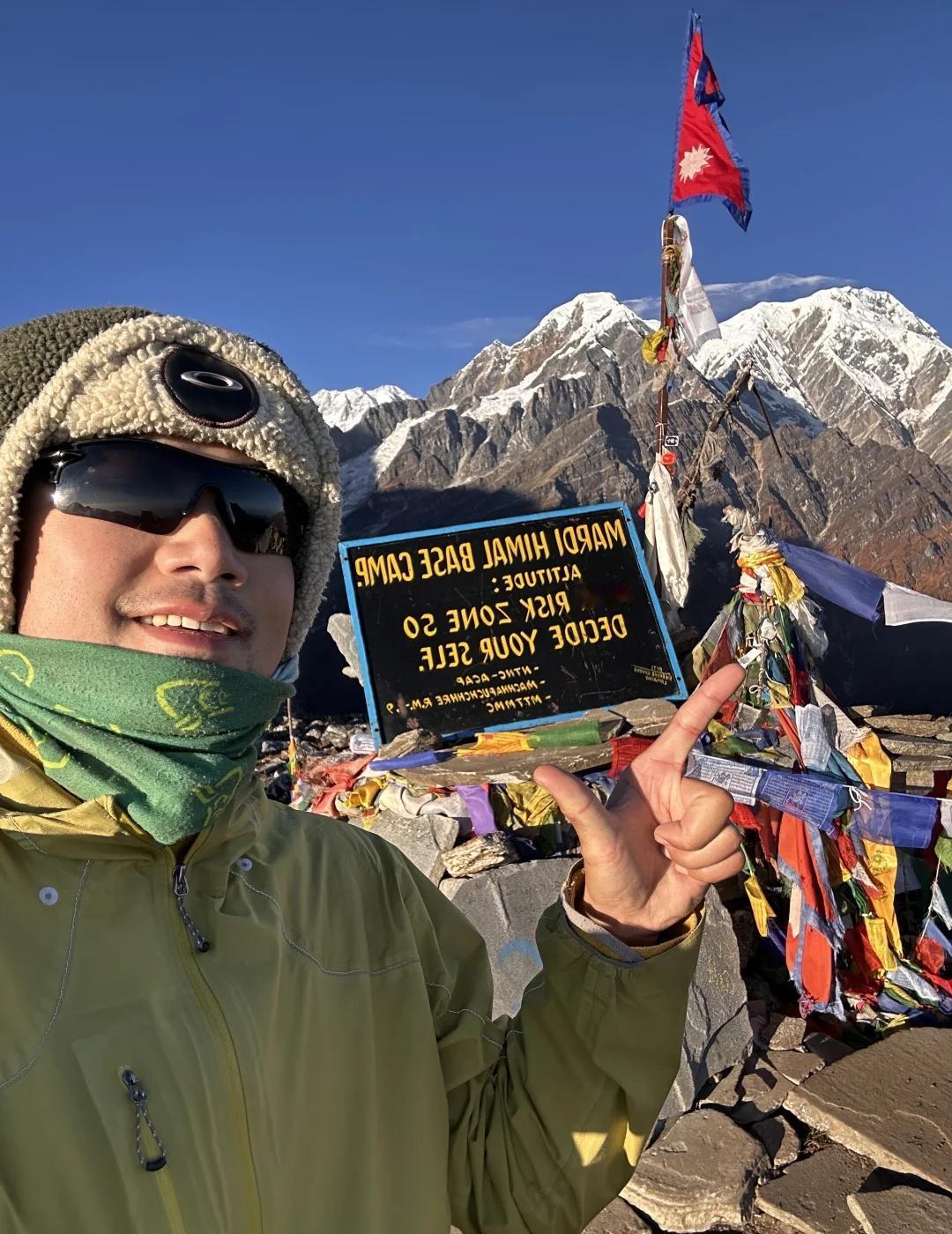 MBC自主徒步攻略（装备篇）
衣物：
登山鞋/越野跑鞋（越轻越好）
30/40L