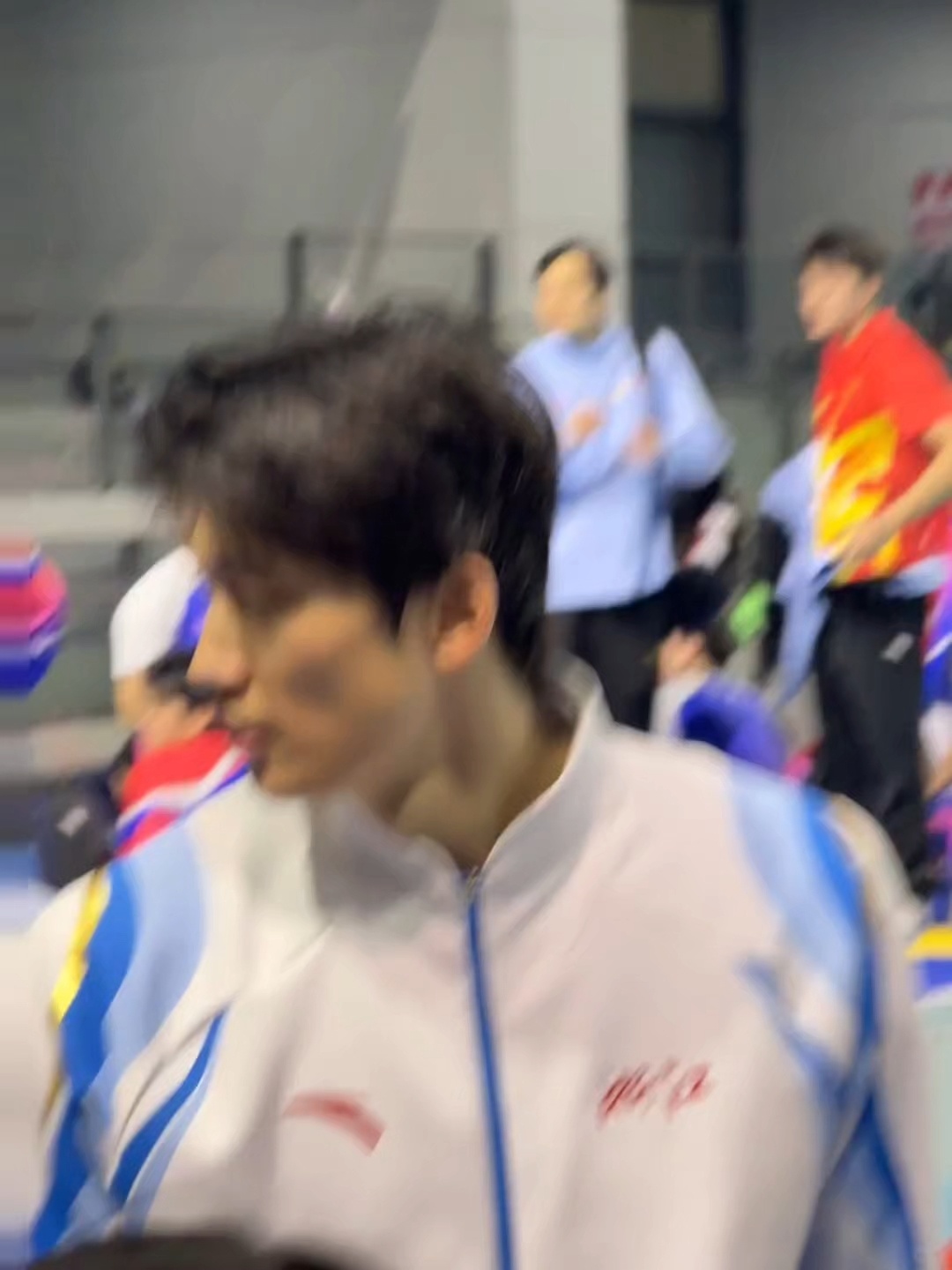 『8596』20251118 全运会合照掉落一直签签签签签不停🖊️cr🍠兰桂